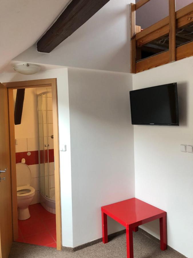 Bakin Bar Hotel Třebíč Buitenkant foto