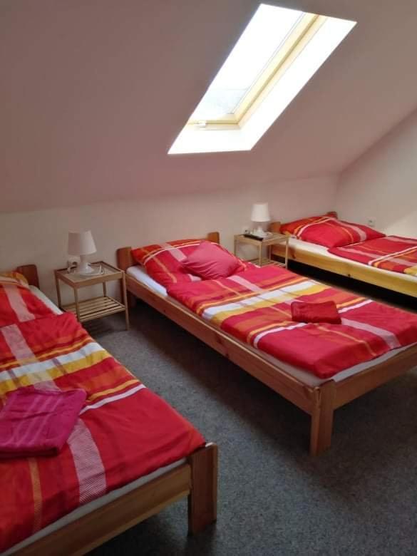 Bakin Bar Hotel Třebíč Buitenkant foto