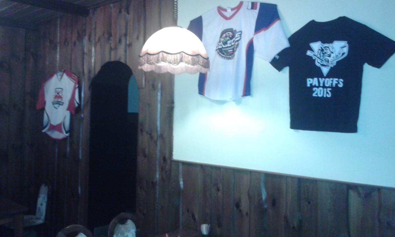 Bakin Bar Hotel Třebíč Buitenkant foto